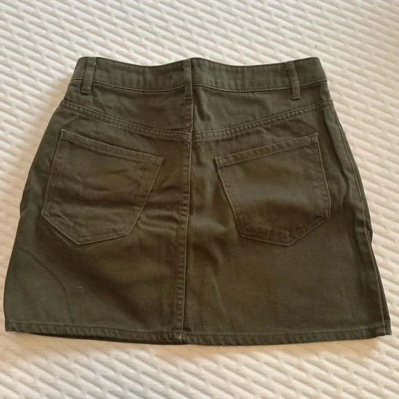 Forever 21 Army Green Mini Skirt - Picture 4 of 4
